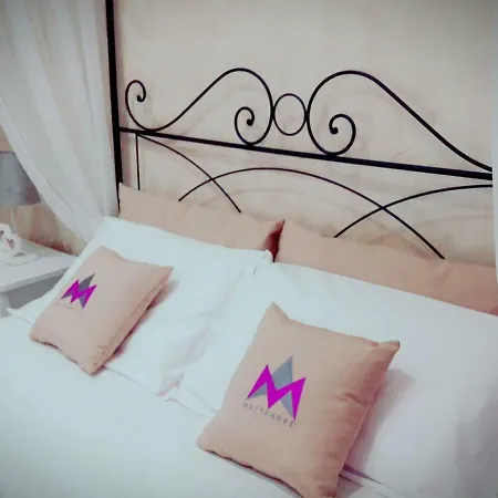 לינה וארוחת בוקר Mattandre 4*